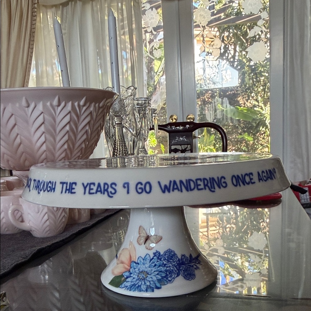 Rare Dolly Parton Blue and White Cake Stand - Picture 7 of 9